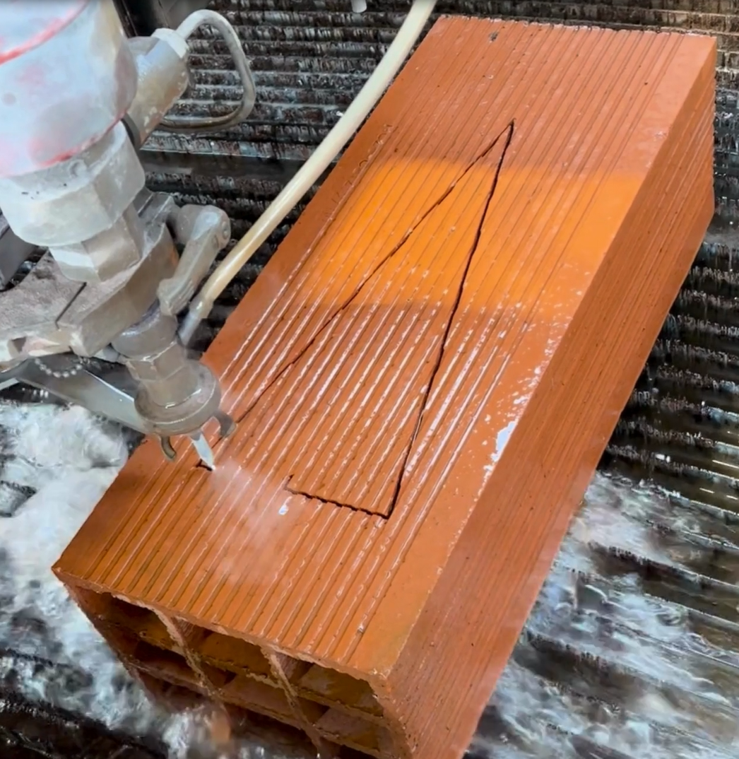 TGE Saracen Chimney Thumb